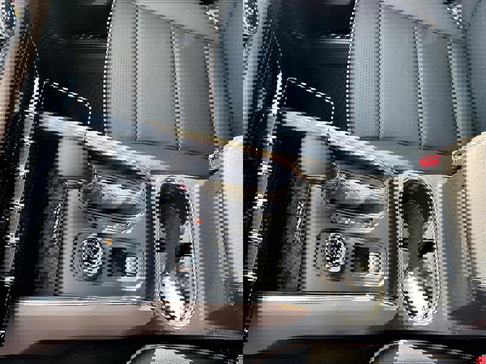 Used 2024 GMC Canyon Denali image 19