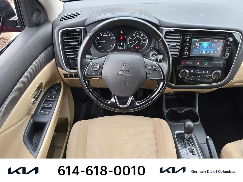 Used 2016 Mitsubishi Outlander SE image 17
