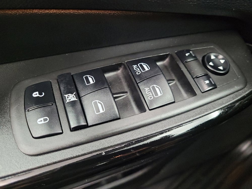 Used 2023 Jeep Cherokee Altitude Lux image 27