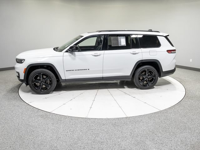 Used 2023 Jeep Grand Cherokee L Limited w/ Black Appearance Package AWD/4WD image 38