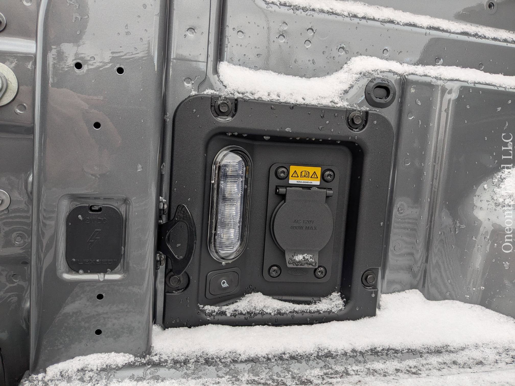 New 2025 Ford Maverick XLT w/ XLT Luxury Package image 18