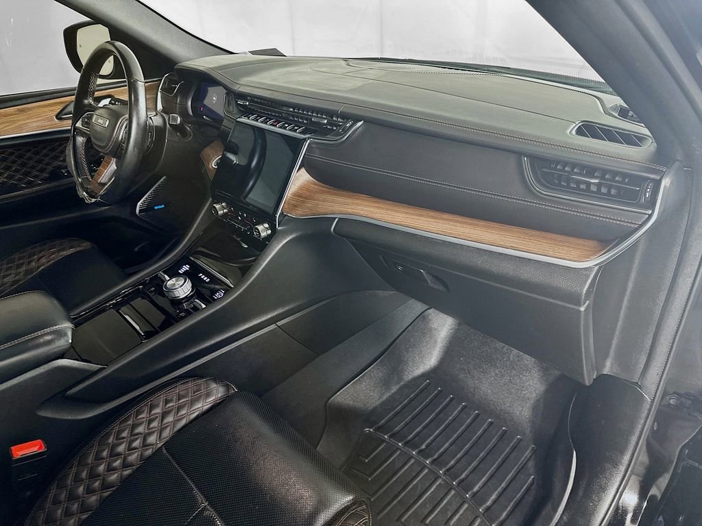 Used 2023 Jeep Grand Cherokee Summit image 31