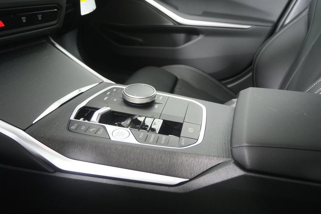 Used 2026 BMW 330i Sedan w/ M Sport Package RWD image 21