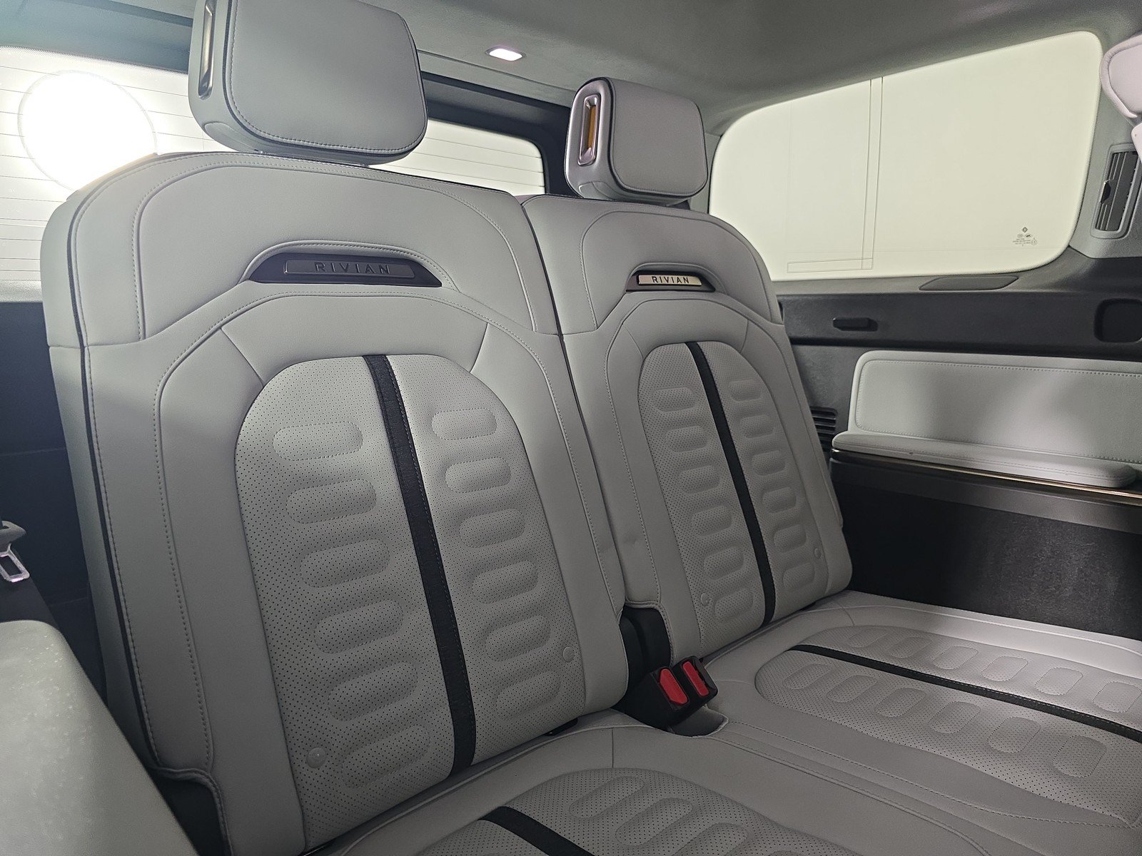 Used 2023 Rivian R1S Launch Edition AWD/4WD image 22