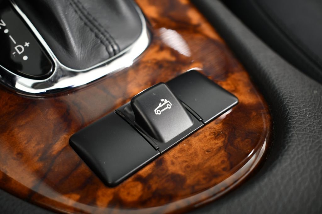 Used 2005 Mercedes-Benz CLK 500 Cabriolet image 39