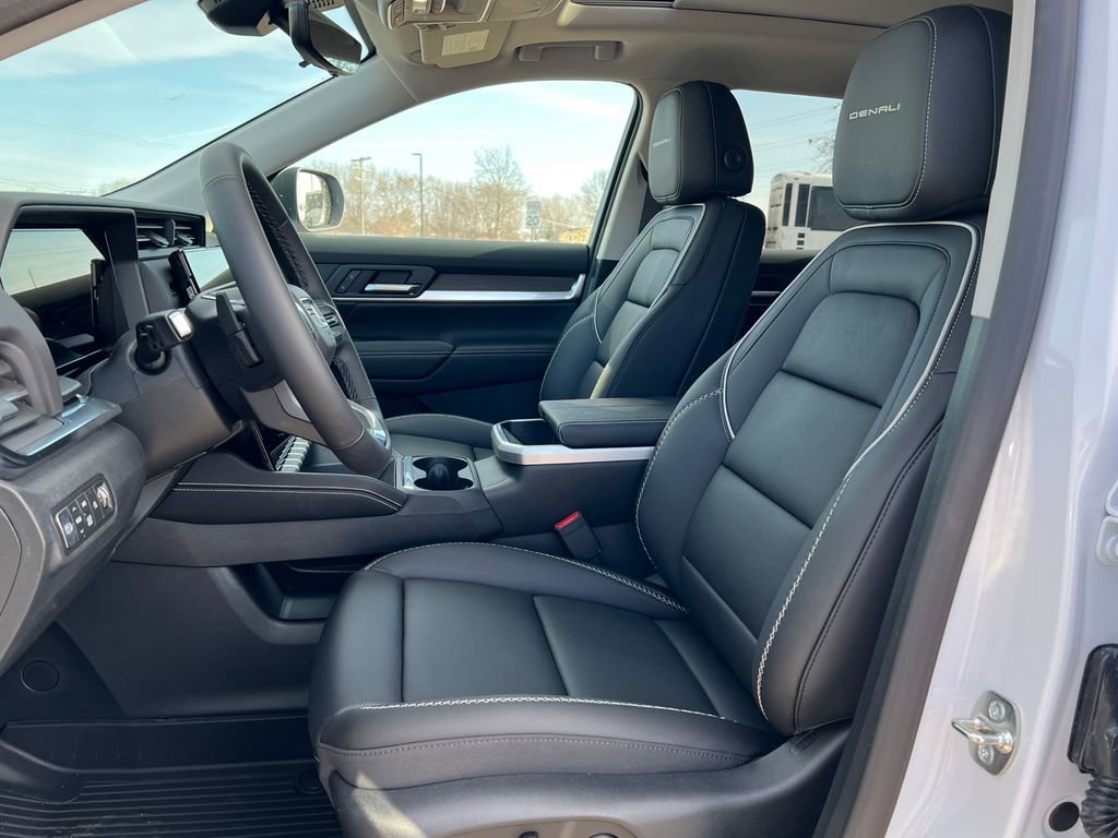 New 2026 GMC Terrain Denali w/ LPO, Floor Liner Package image 4