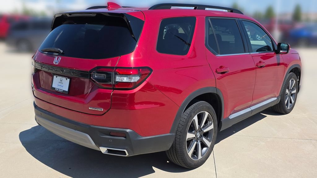 Certified 2025 Honda Pilot Touring image 5