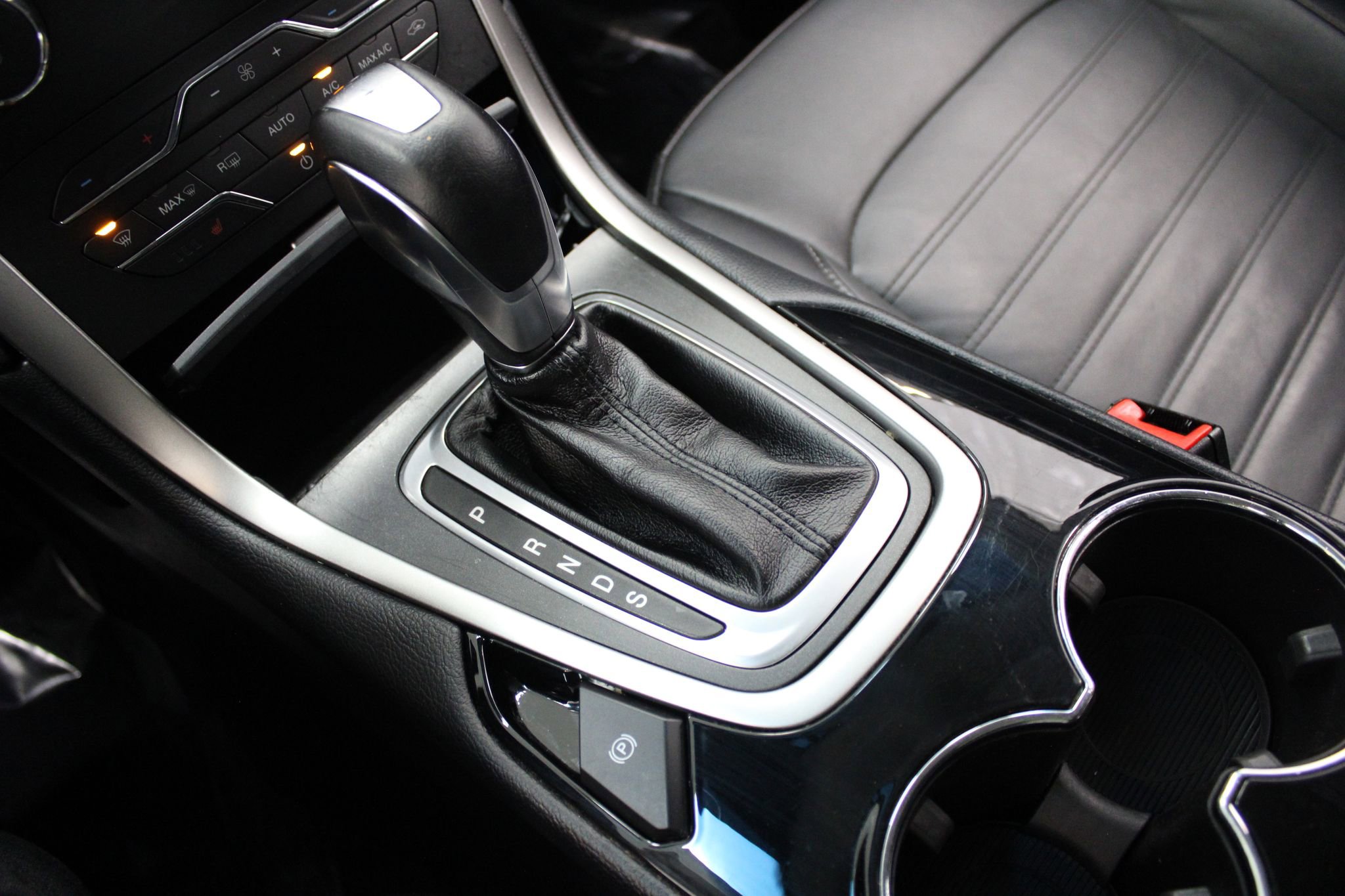 Used 2018 Ford Edge SEL w/ Equipment Group 201A image 33