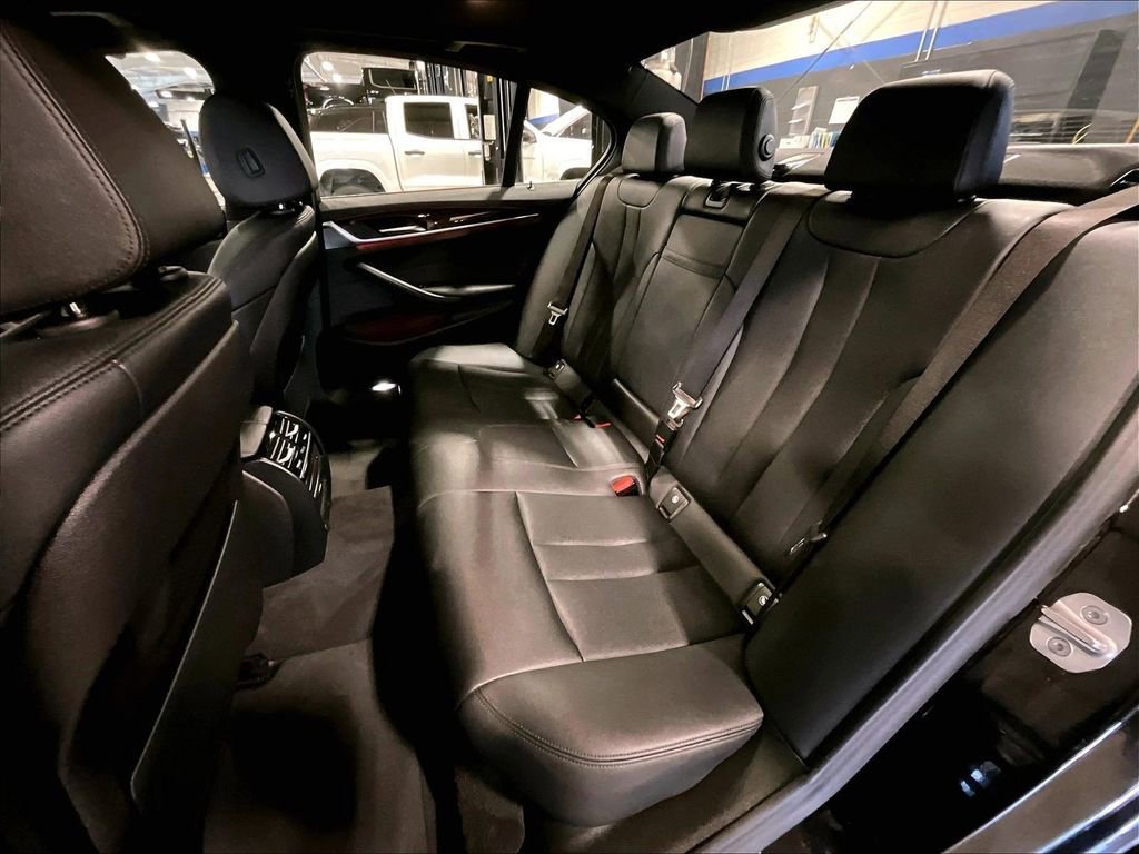 Used 2019 BMW 530i xDrive w/ Convenience Package AWD/4WD image 15