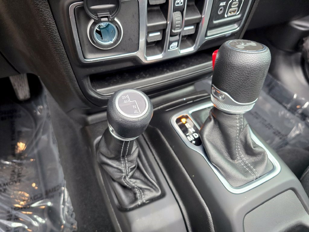 Used 2026 Jeep Wrangler Unlimited Sahara AWD/4WD image 27