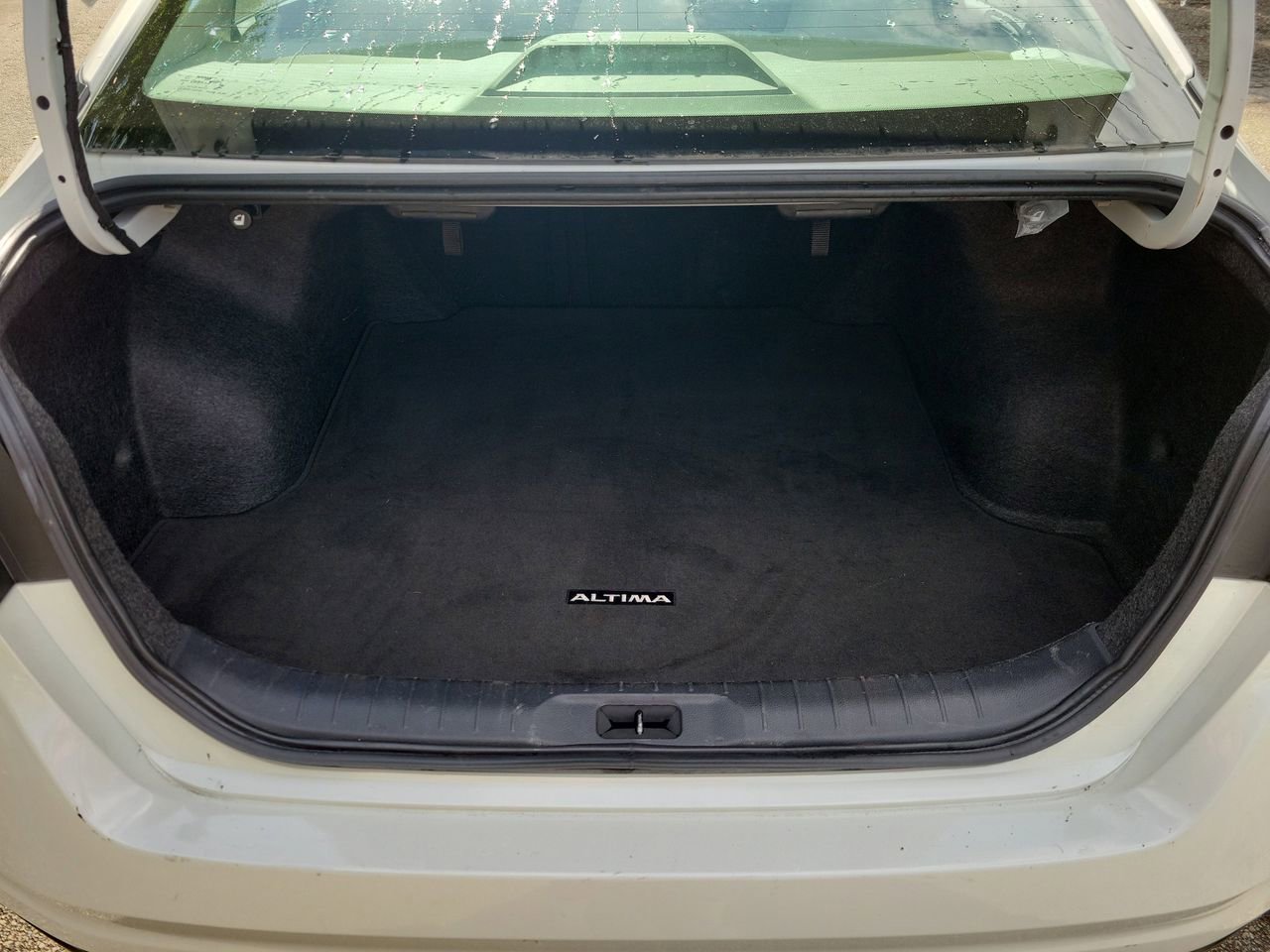 Used 2025 Nissan Altima 2.5 SV FWD image 7
