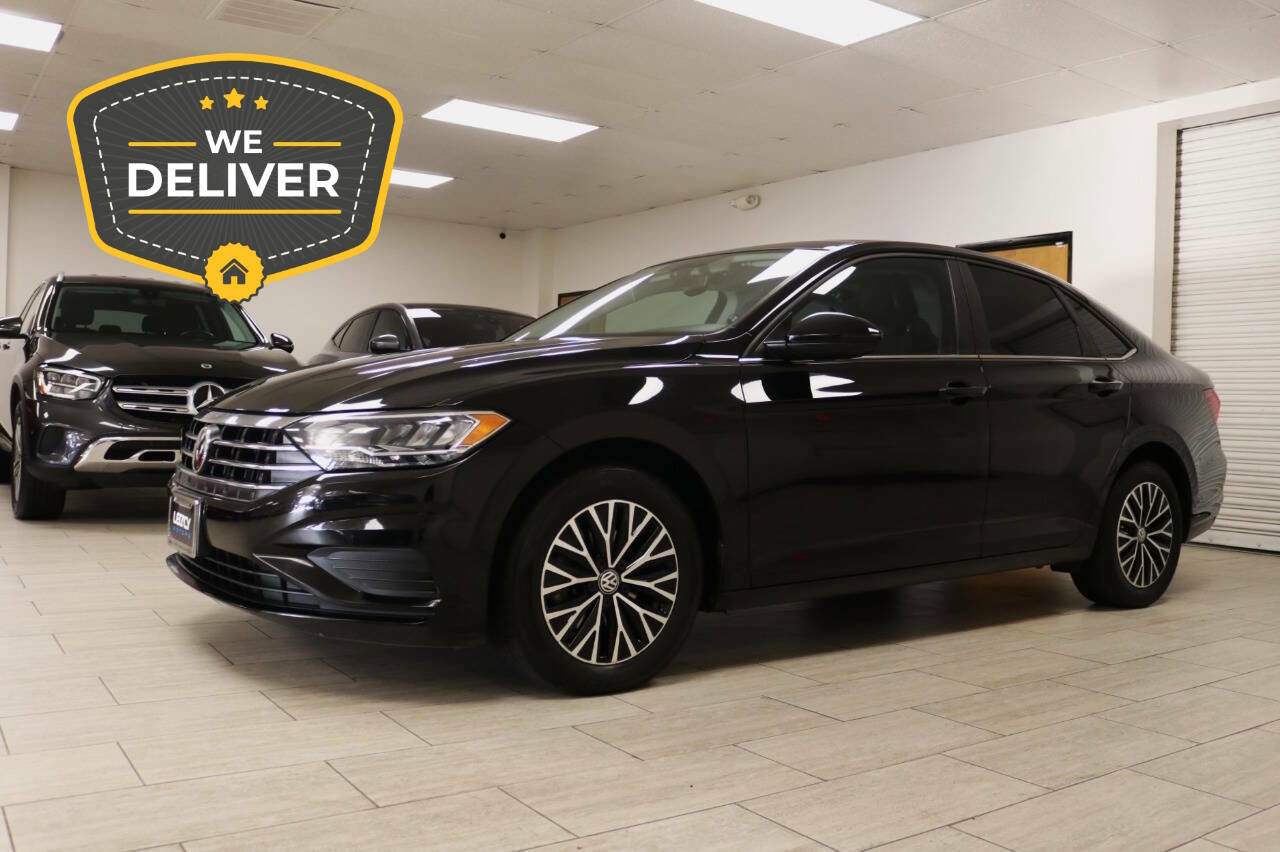 Used 2019 Volkswagen Jetta SE w/ Cold Weather Package FWD image 2