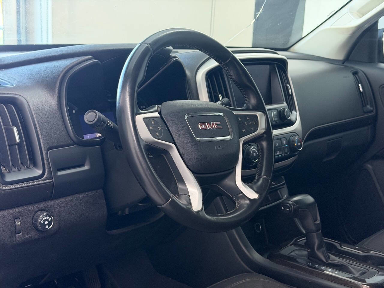 Used 2020 GMC Canyon SLE w/ Elevation Edition image 10
