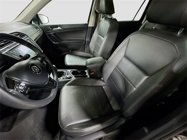 Used 2020 Volkswagen Tiguan SE w/ Panoramic Sunroof Package image 15