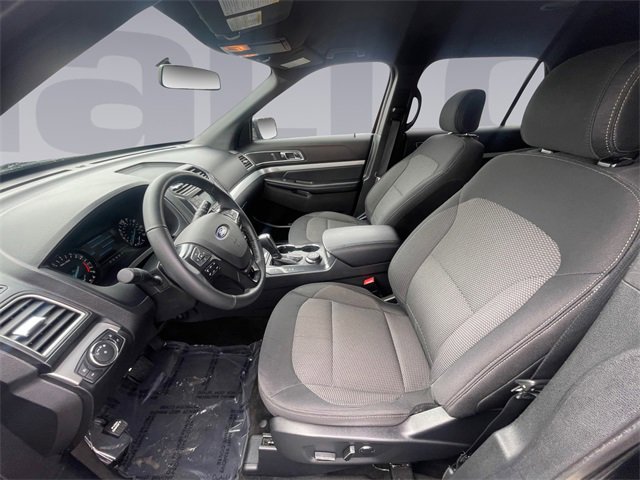 Used 2017 Ford Explorer XLT image 10