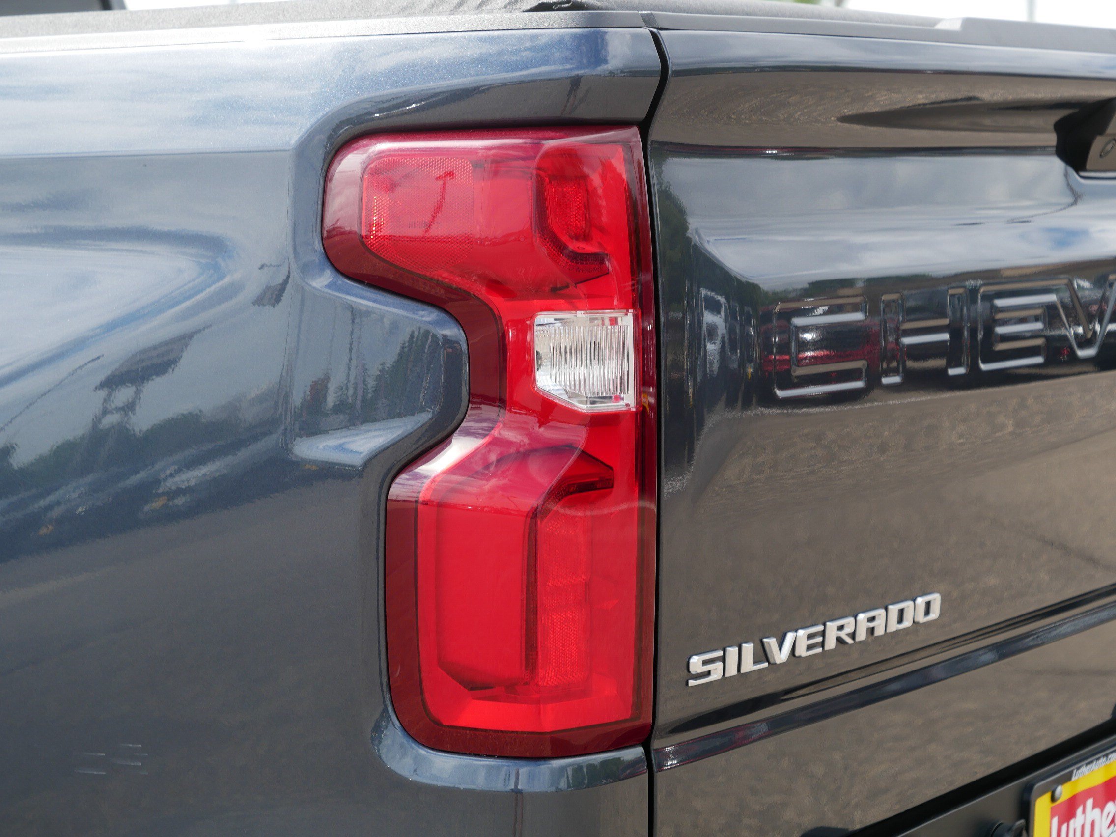 Used 2021 Chevrolet Silverado 1500 RST AWD/4WD image 17
