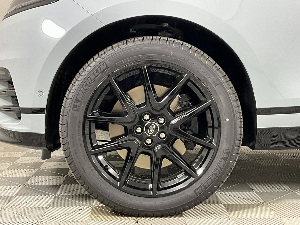 New 2026 Land Rover Range Rover Velar Dynamic SE image 9