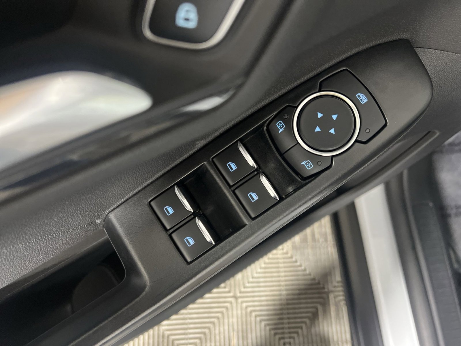 Used 2025 Ford Escape ST-Line w/ Equipment Group 301A image 15