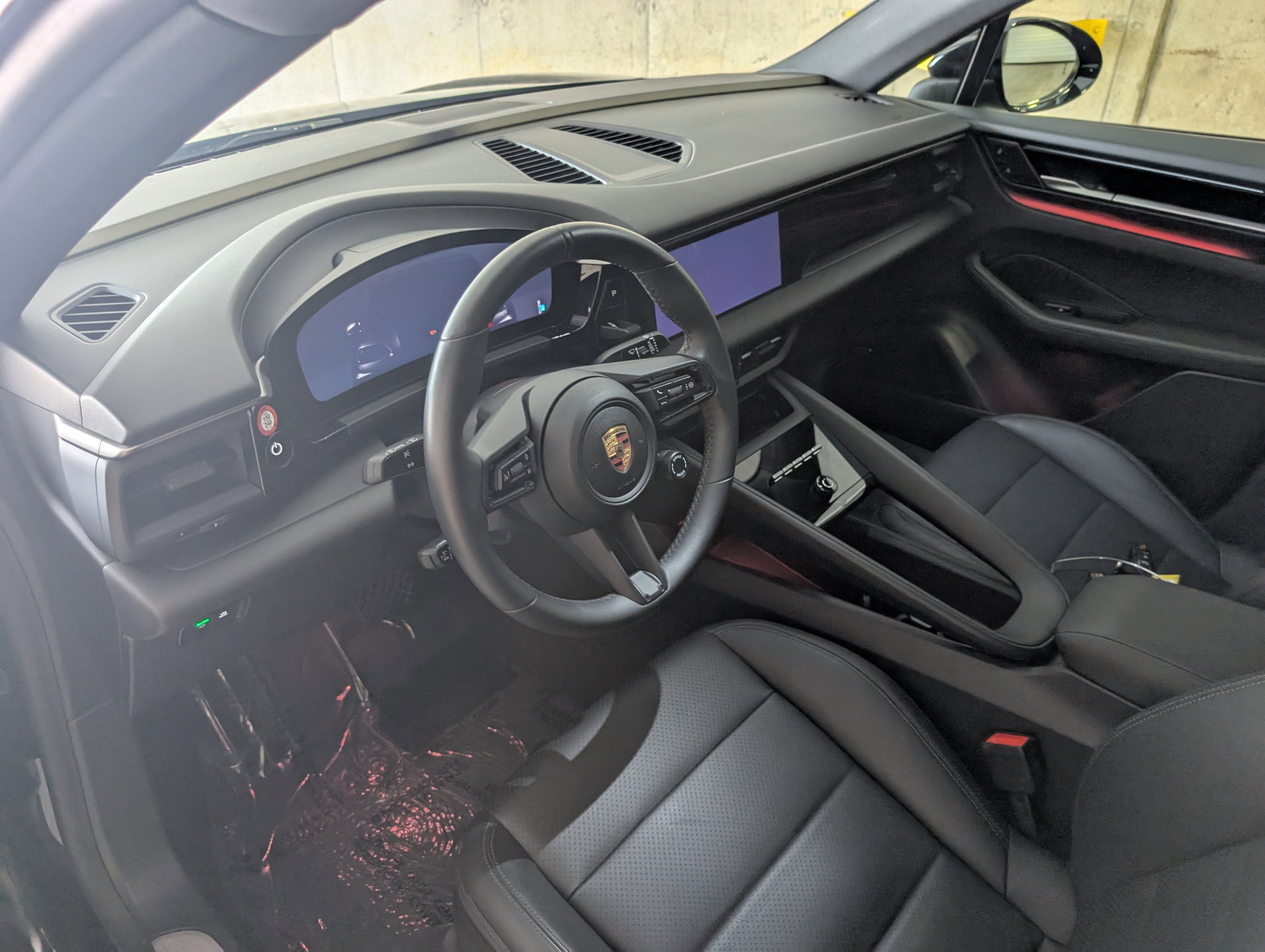 Used 2025 Porsche Macan Electric image 4