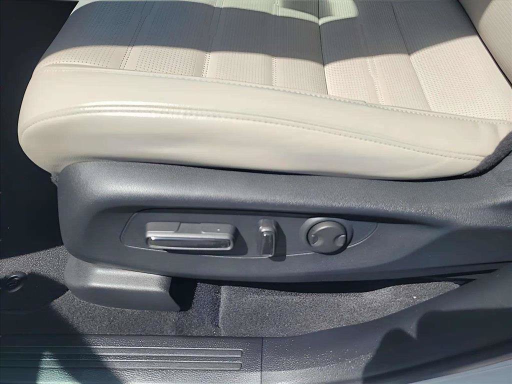 Used 2024 Honda CR-V EX-L image 16