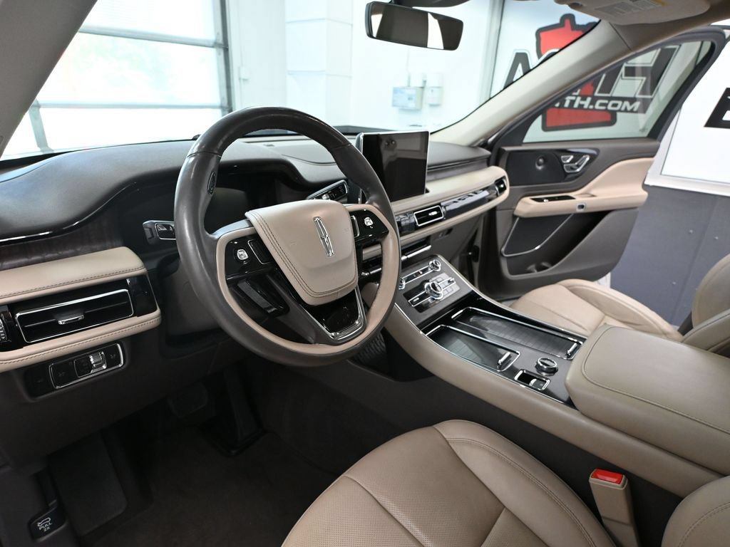 Used 2023 Lincoln Aviator Reserve AWD/4WD image 23