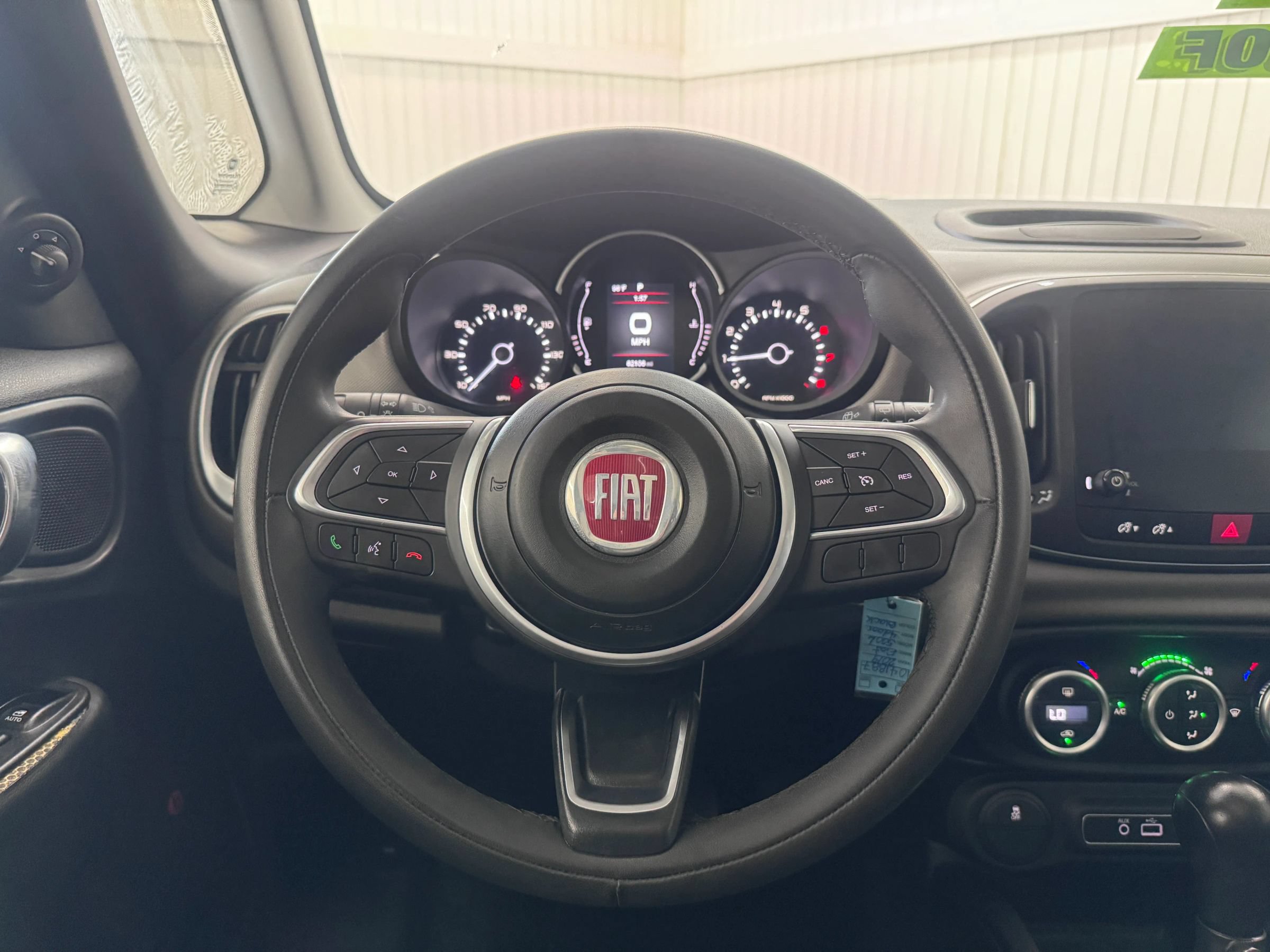 Used 2019 FIAT 500L Lounge w/ Graphite Edition FWD image 19