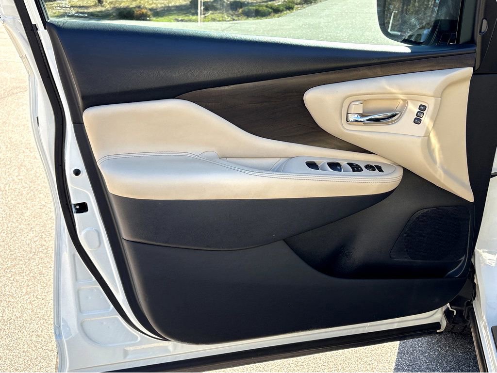 Used 2022 Nissan Murano Platinum w/ Cargo Package FWD image 25