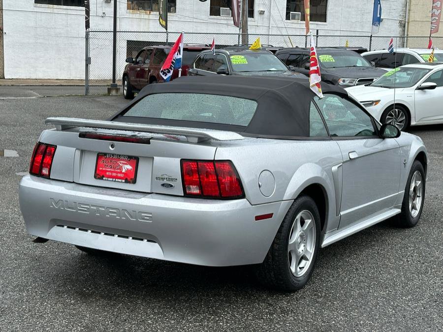Used 2003 Ford Mustang Premium RWD image 4