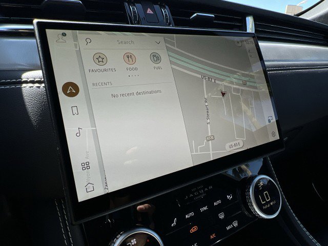 New 2025 Jaguar F-PACE R-Dynamic S image 30