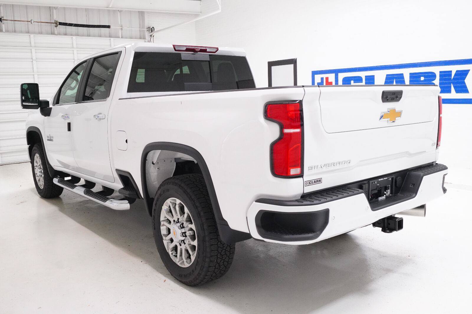 New 2026 Chevrolet Silverado 2500 LT w/ Z71 Chrome Sport Edition AWD/4WD image 33