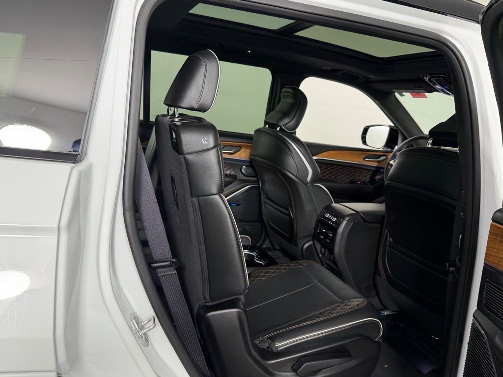 Certified 2023 Jeep Grand Cherokee L Summit AWD/4WD image 30