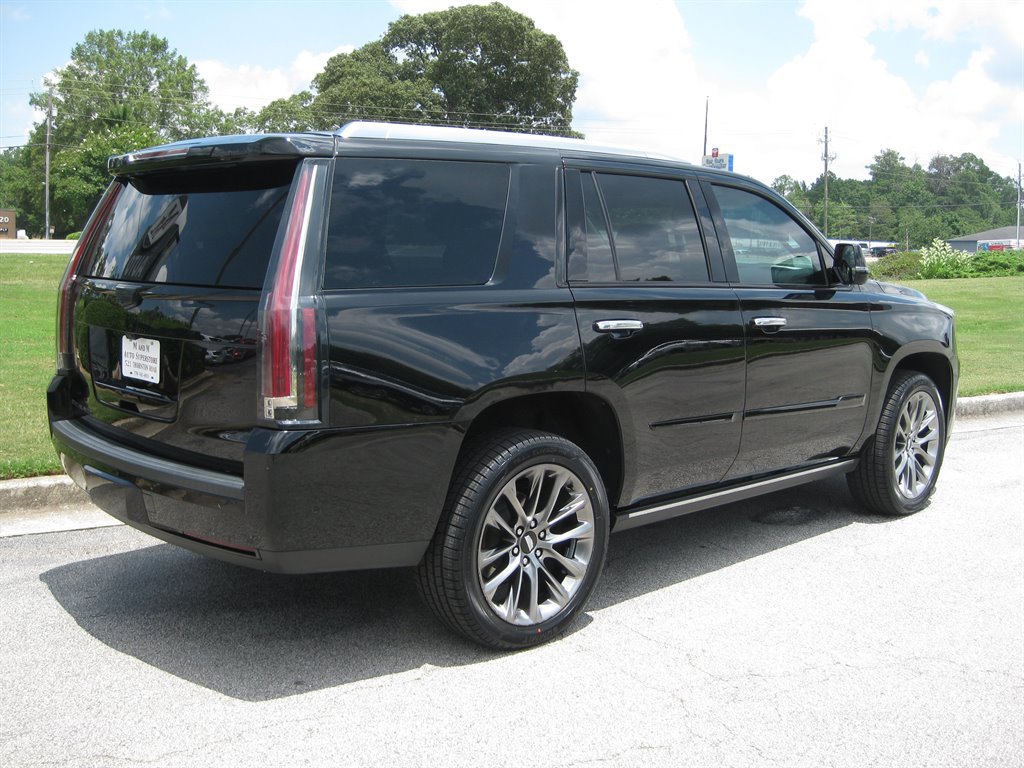 Used 2019 Cadillac Escalade Premium Luxury w/ Escalade Sport Edition image 7