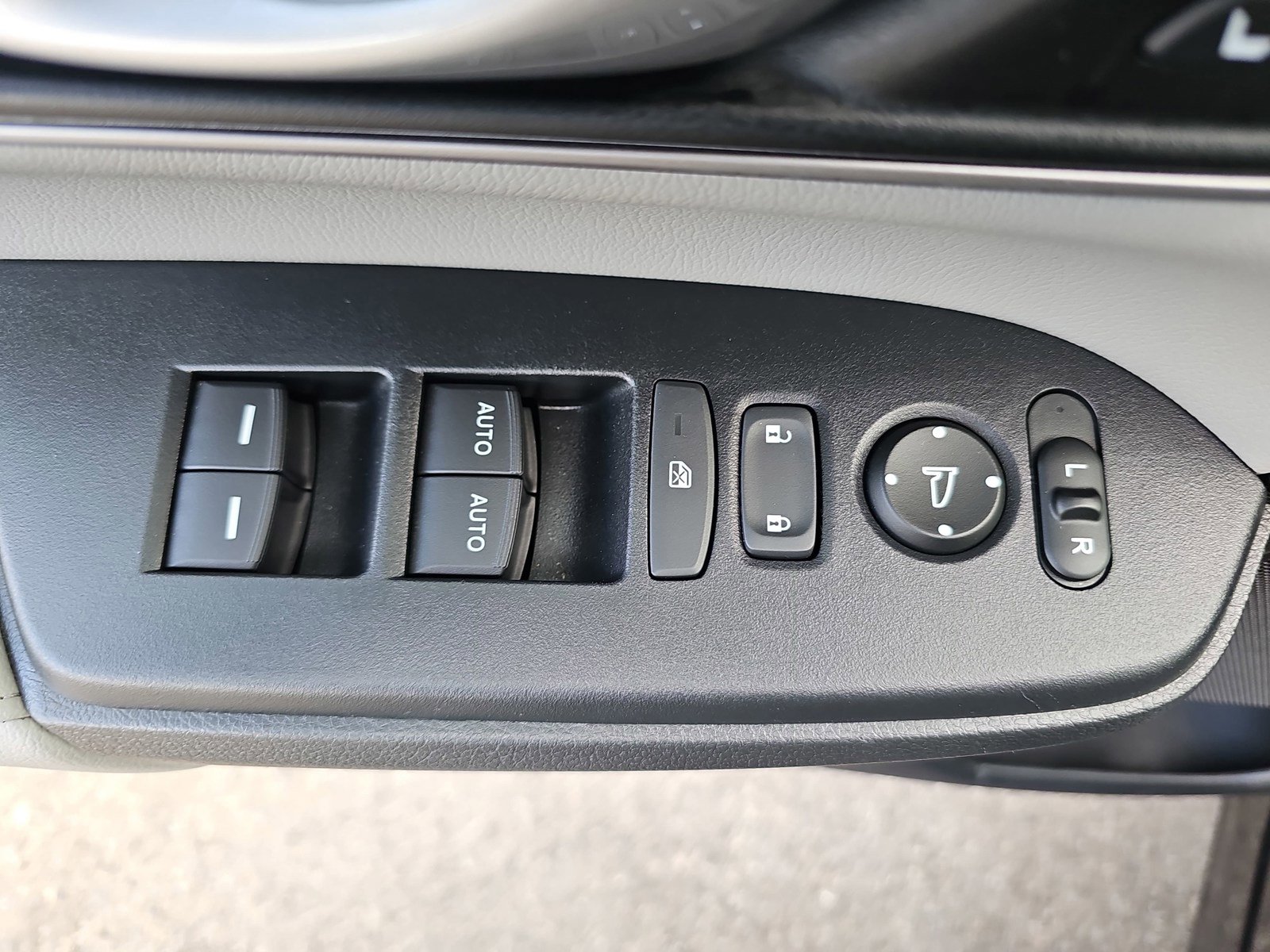 Used 2020 Honda CR-V EX-L image 29