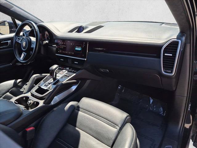 Used 2022 Porsche Cayenne Turbo AWD/4WD image 23