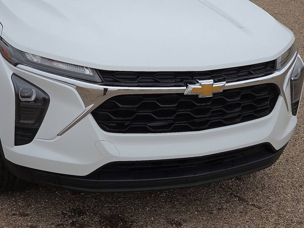 Used 2024 Chevrolet Trax LS image 10