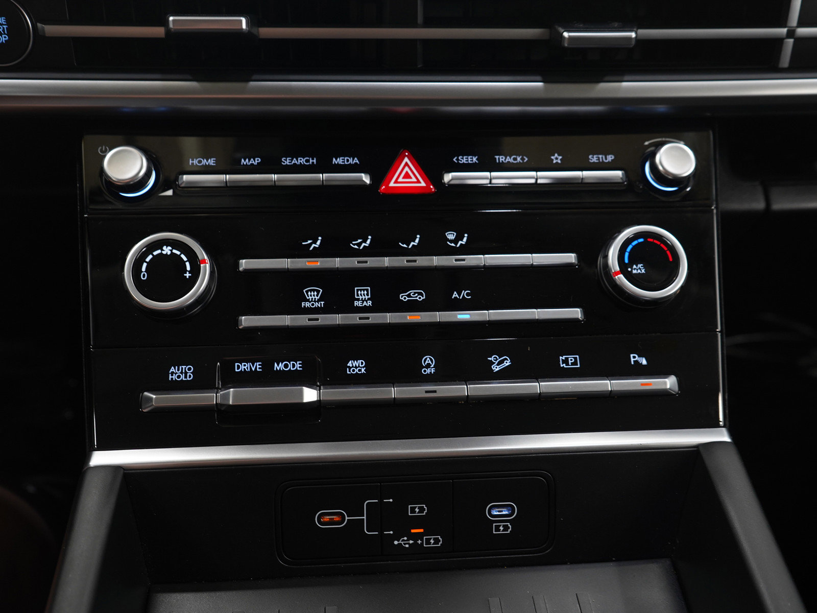 Used 2024 Hyundai Santa Fe SE AWD/4WD image 29