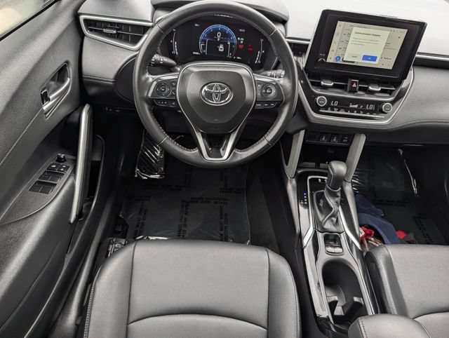 Used 2025 Toyota Corolla Cross XLE w/ Convenience Package FWD image 11