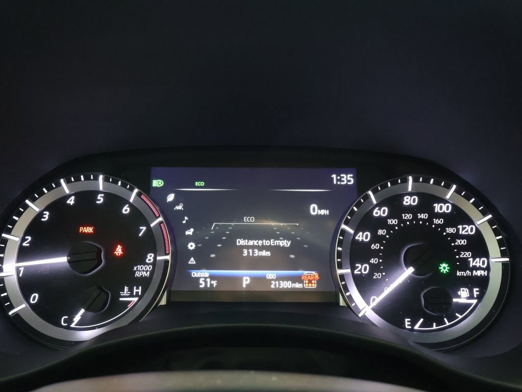 Used 2024 Toyota Highlander XLE AWD/4WD image 18