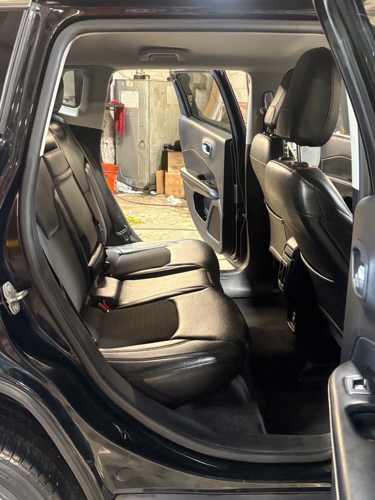 Used 2018 Jeep Compass Latitude AWD/4WD image 16