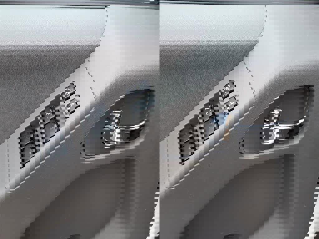 Used 2019 Nissan Frontier Desert Runner image 15