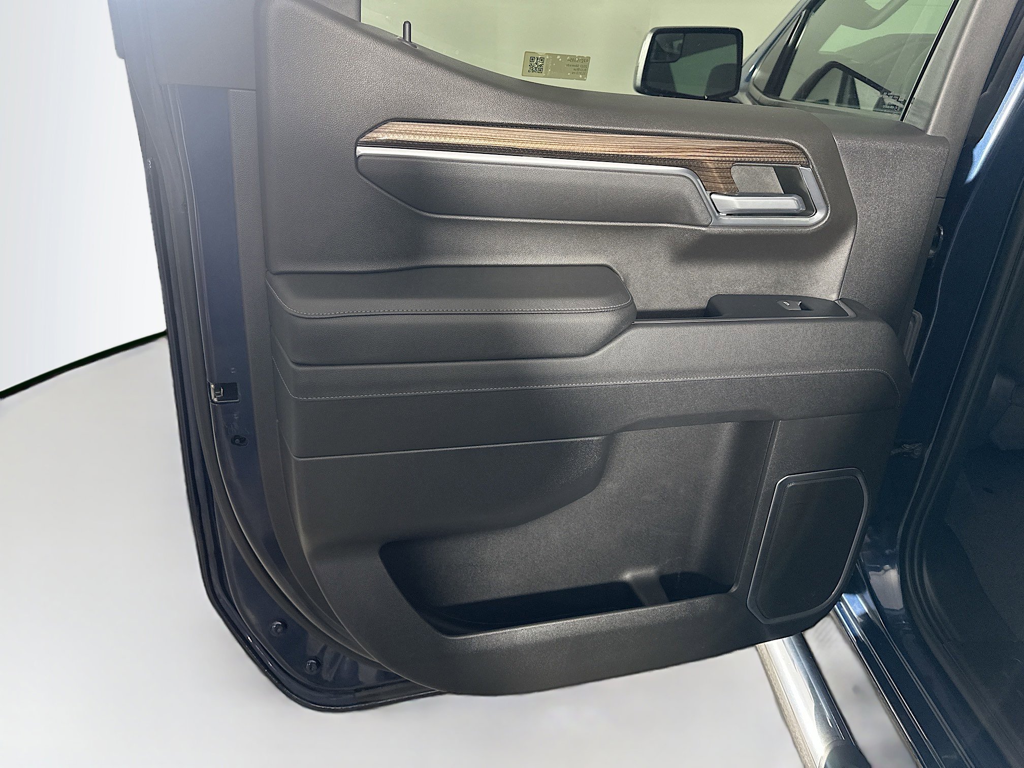 Used 2023 Chevrolet Silverado 1500 LT image 25