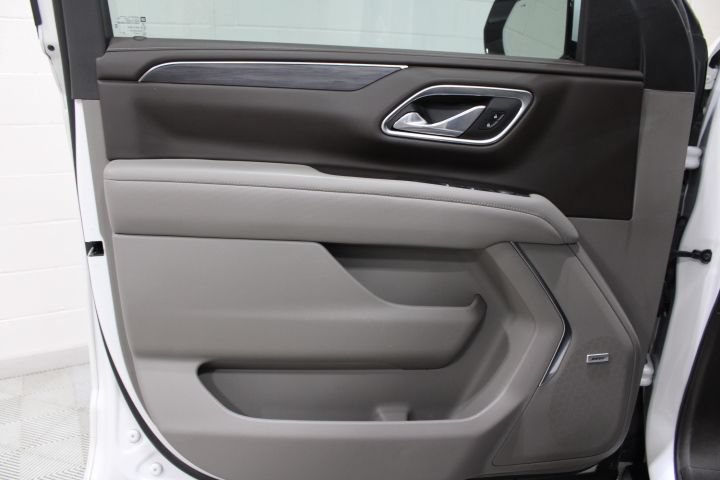 Used 2024 GMC Yukon SLT w/ SLT Luxury Package AWD/4WD image 17