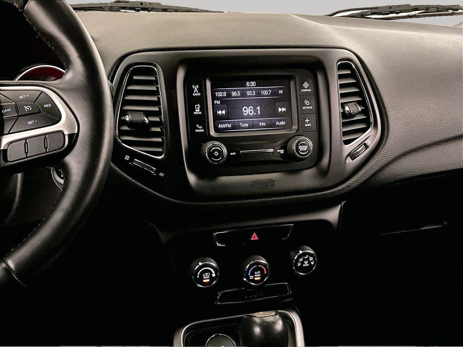Used 2018 Jeep Compass Latitude image 6