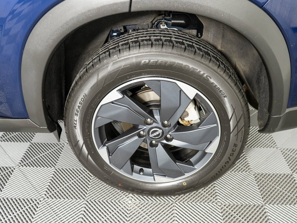 Used 2024 Nissan Rogue SV image 27