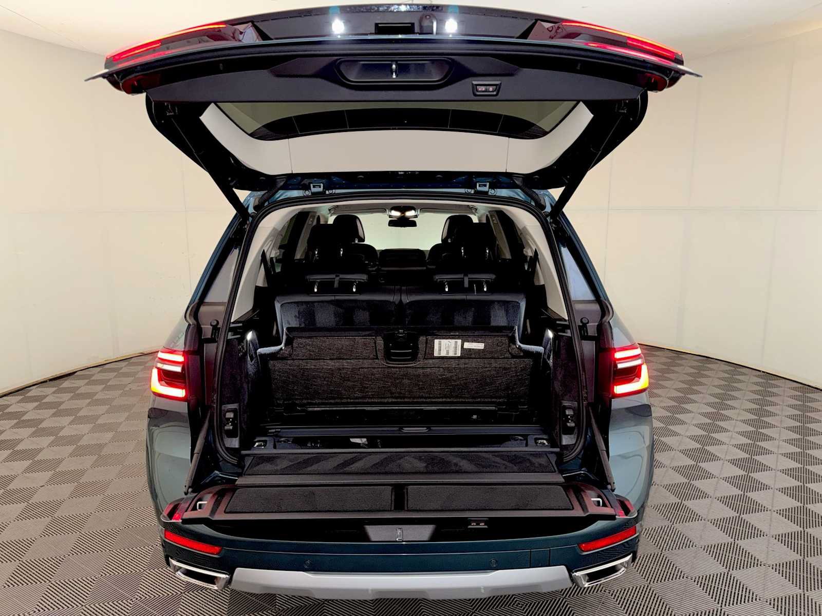 Used 2026 BMW X7 xDrive40i w/ Premium Package AWD/4WD image 24