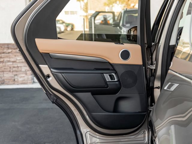 Certified 2025 Land Rover Discovery Metropolitan Edition AWD/4WD image 20