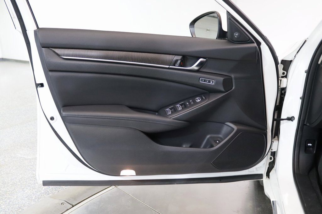 Used 2018 Honda Accord EX-L image 11