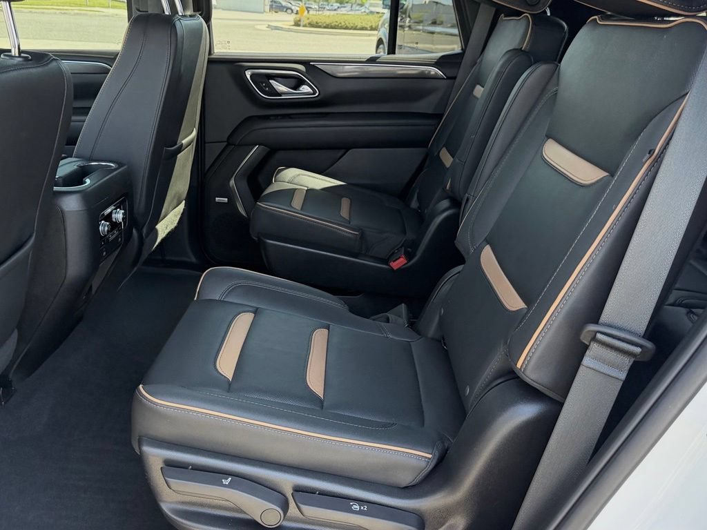 Used 2023 GMC Yukon AT4 w/ AT4 Premium Package AWD/4WD image 31