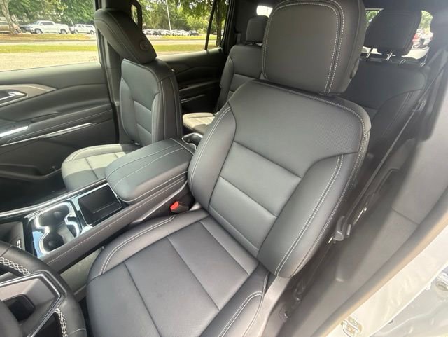 Used 2026 Chevrolet Traverse LT w/ Sun and Wheel Package FWD image 26