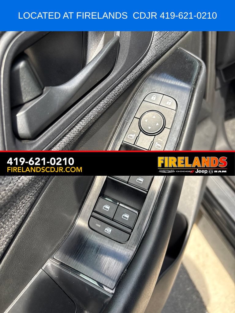 Used 2023 Nissan Rogue S AWD/4WD image 17